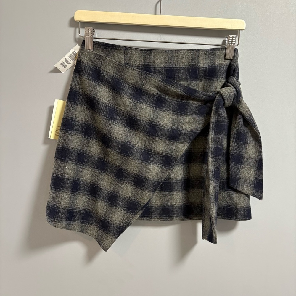 Aritzia - Wilfred Wrap-front Skirt